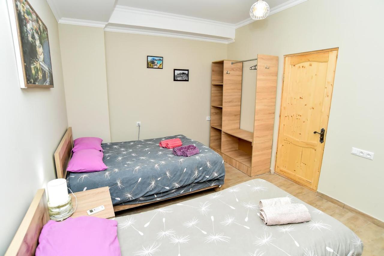Hotel Maspindzelo Кутаиси Екстериор снимка