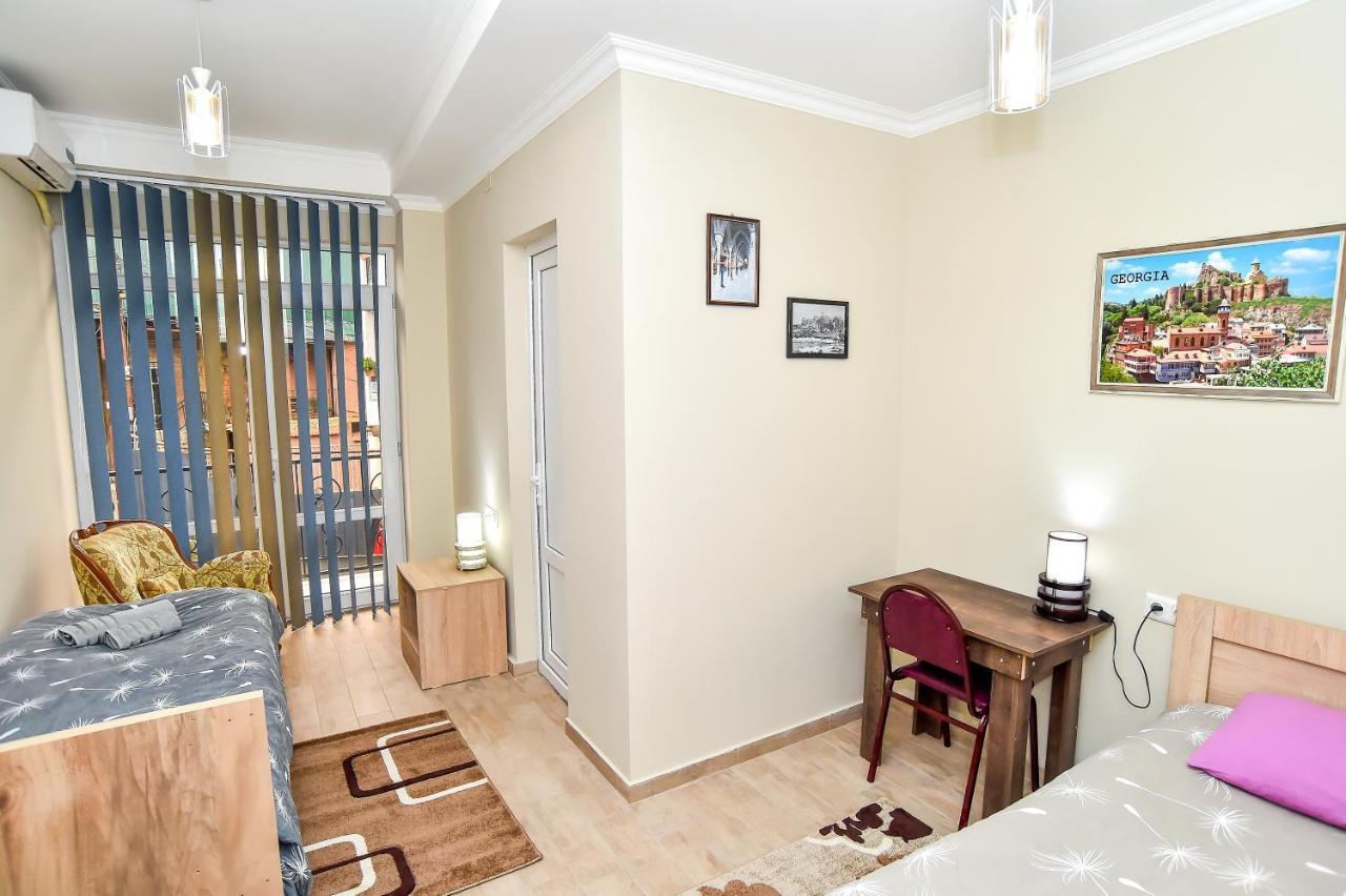Hotel Maspindzelo Кутаиси Екстериор снимка