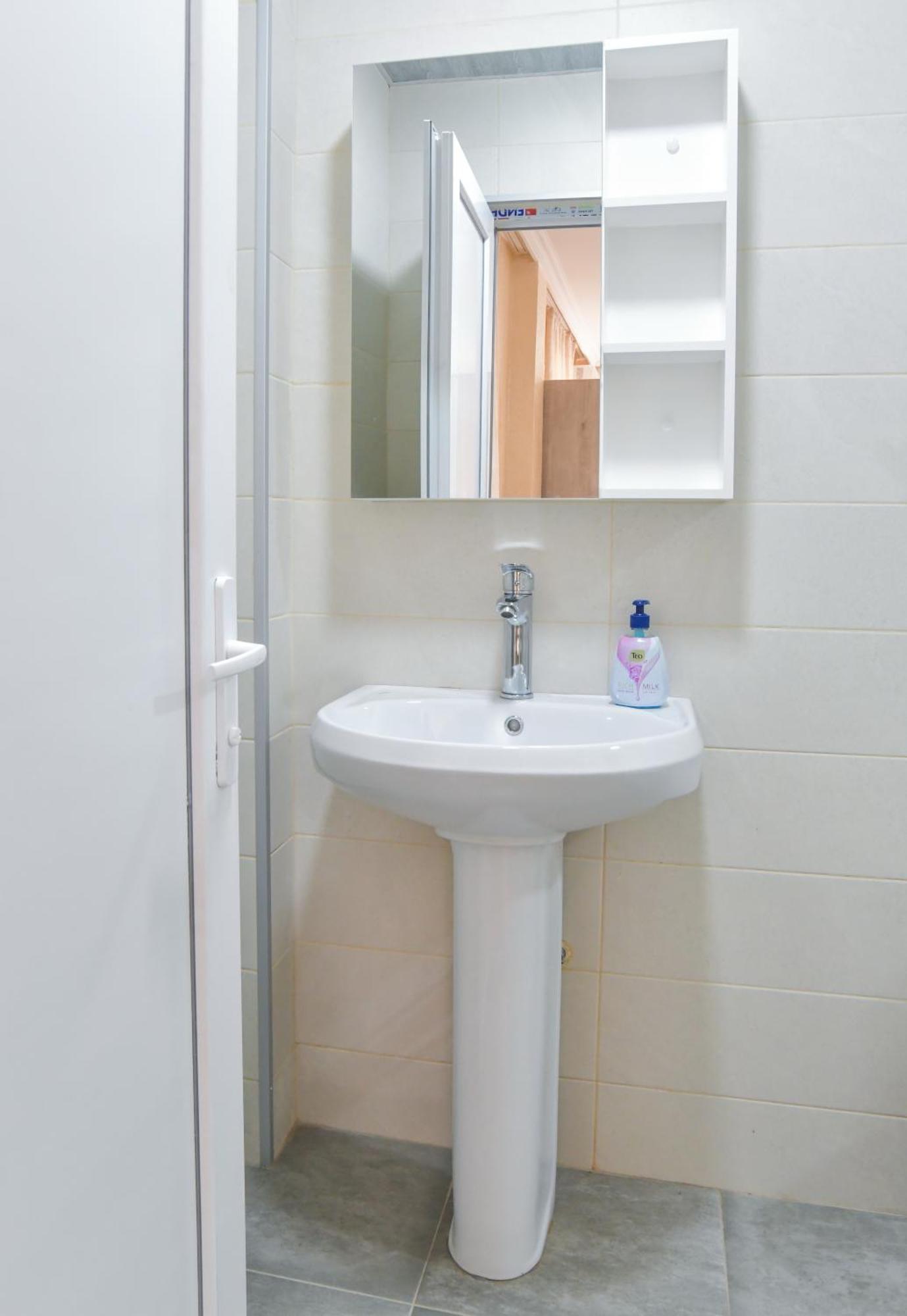 Hotel Maspindzelo Кутаиси Екстериор снимка