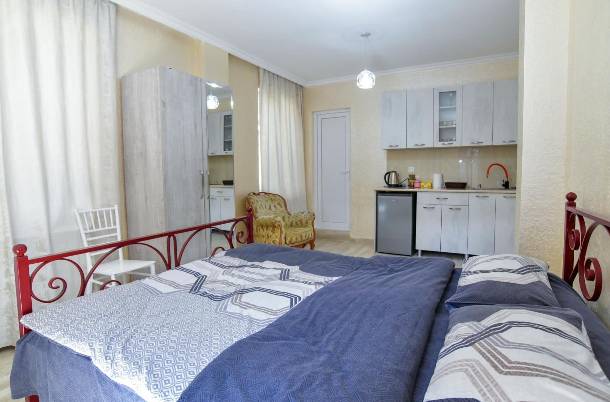 Hotel Maspindzelo Кутаиси Екстериор снимка