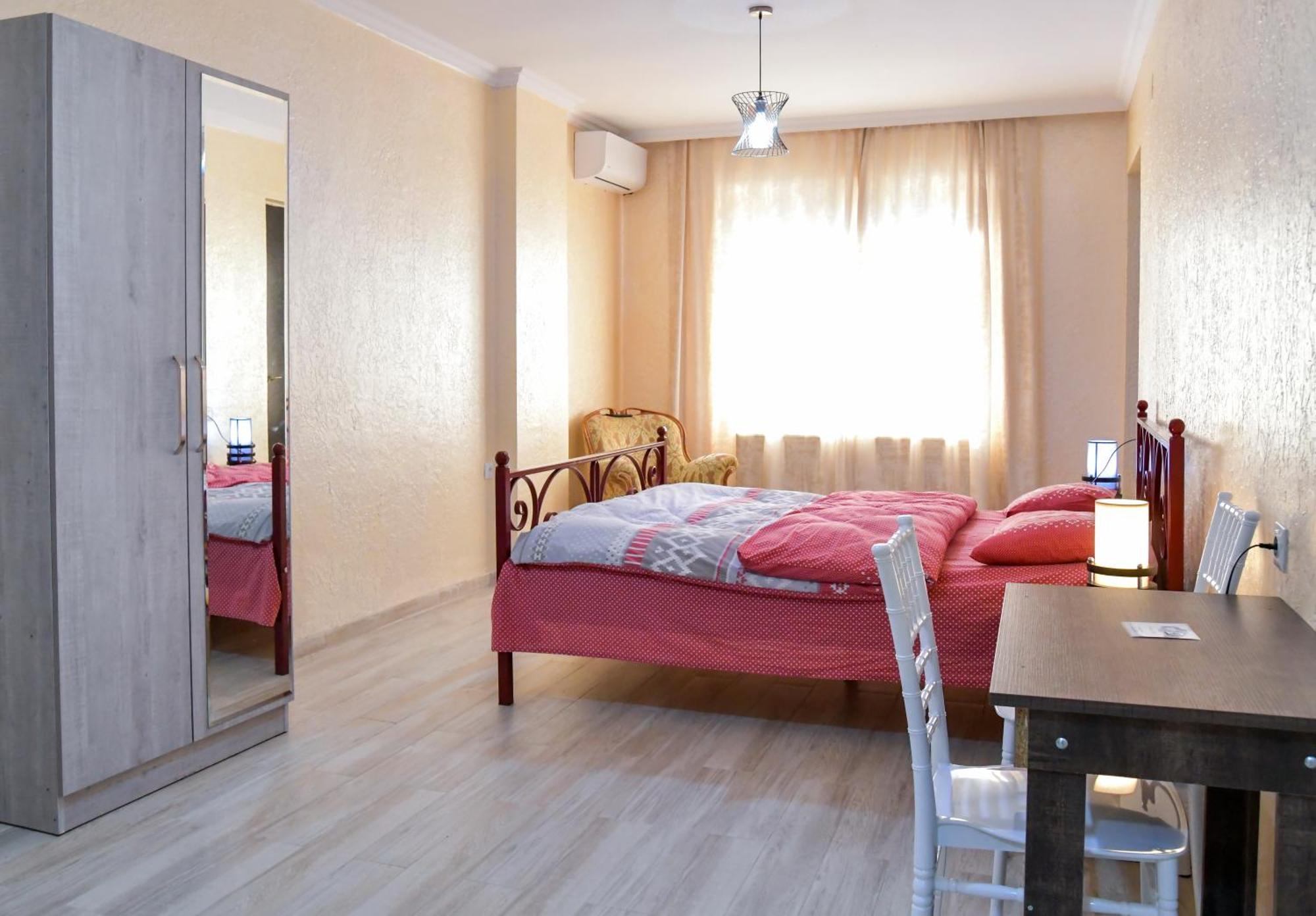 Hotel Maspindzelo Кутаиси Екстериор снимка