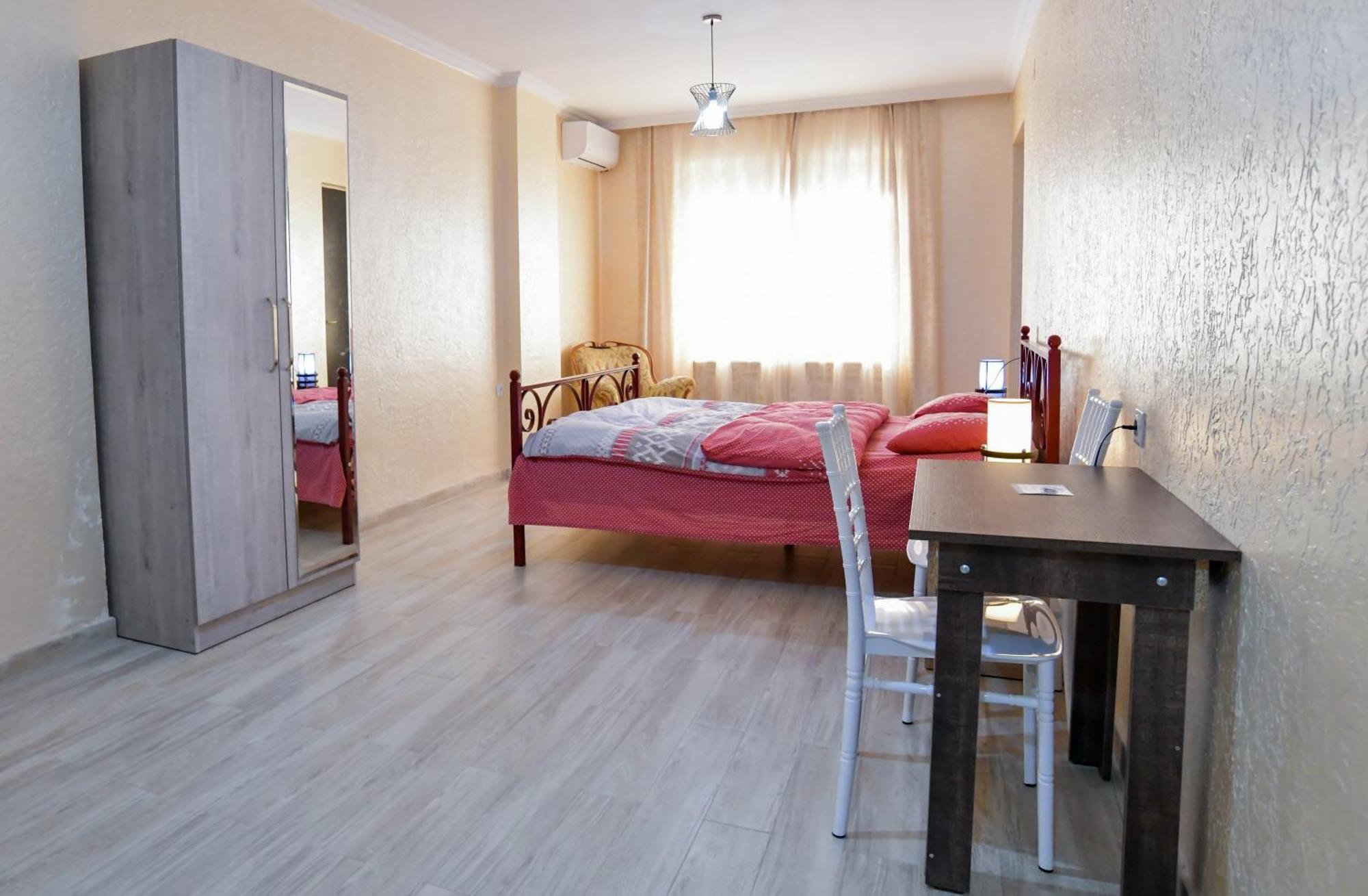 Hotel Maspindzelo Кутаиси Екстериор снимка