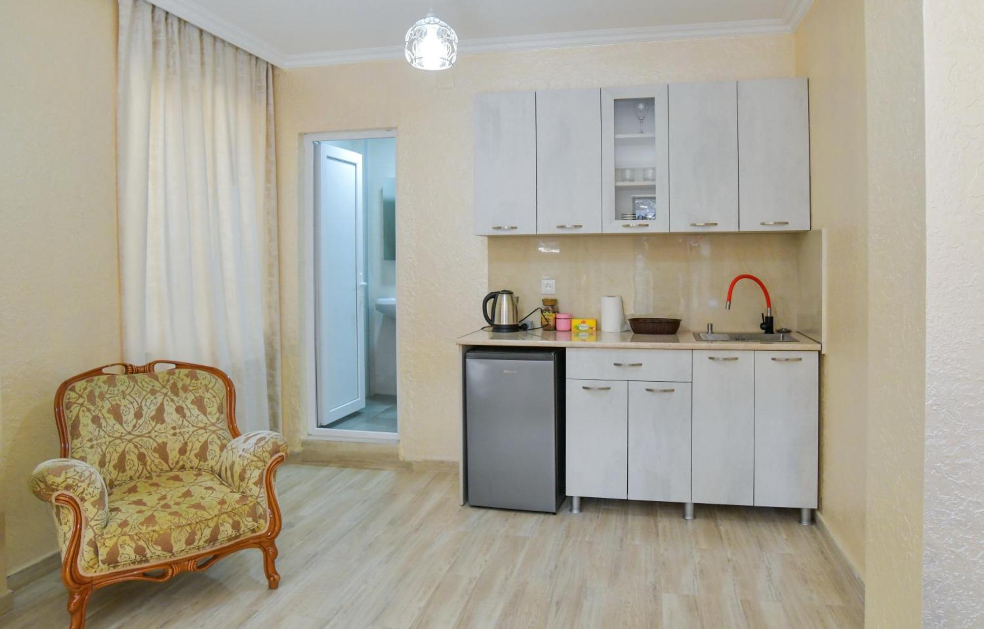 Hotel Maspindzelo Кутаиси Екстериор снимка